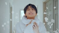 「P-sha」テレビCM「離したくない、この香り篇」より。