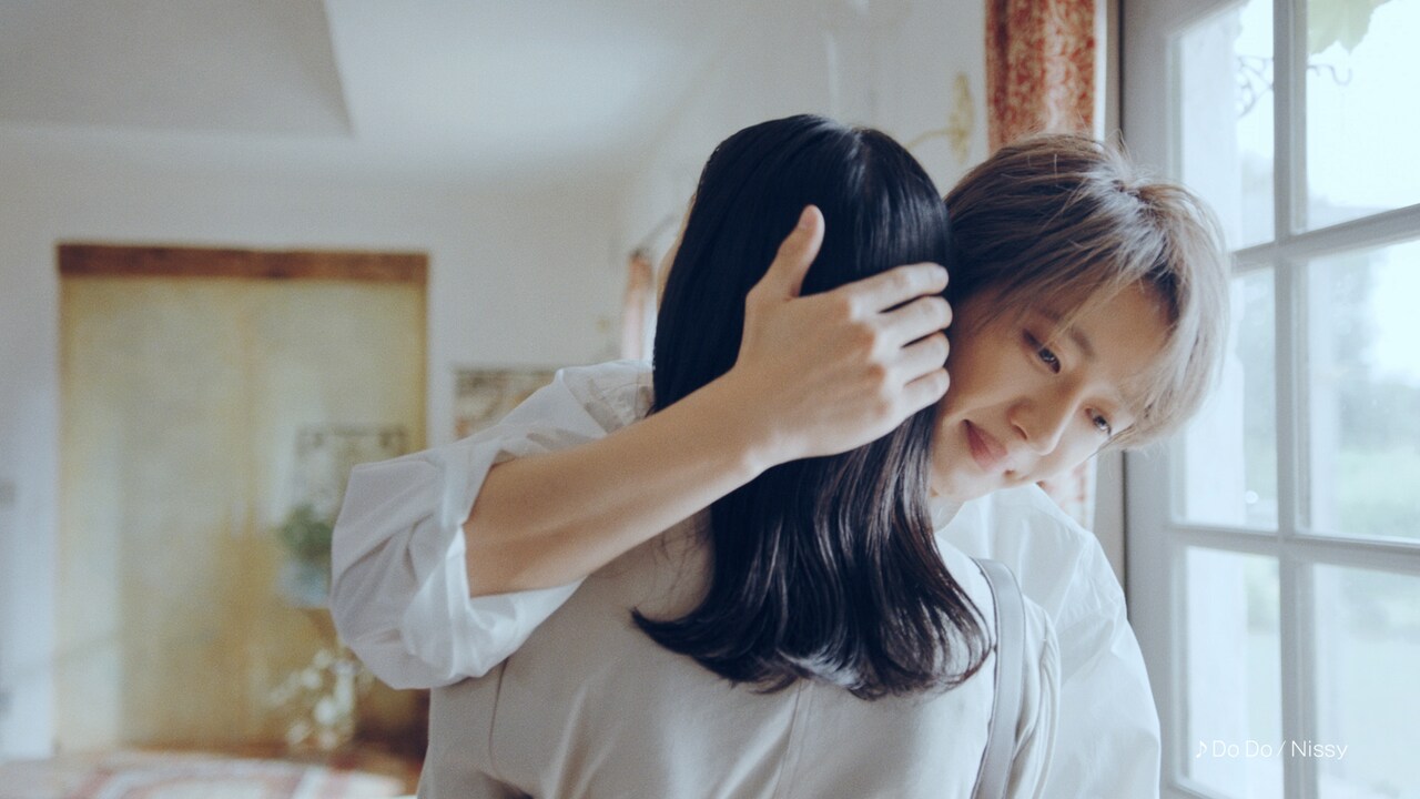 「P-sha」テレビCM「離したくない、この香り篇」より。
