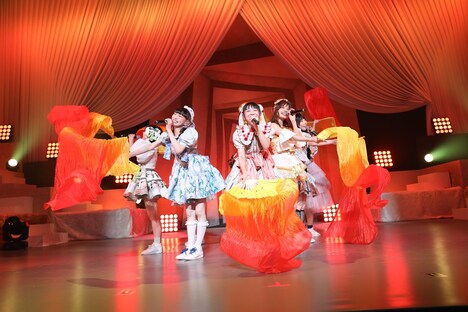 「いのちのよろこび」のパフォーマンスの様子。