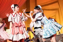 左から高咲陽菜、藤咲彩音。