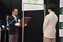 左から菅野眞博氏、EXILE TETSUYA。