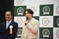 左から菅野眞博氏、EXILE TETSUYA。