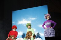 コント「3人の雷様」を披露する仲本工事、高木ブー、高城れに。(c)ニコニコ