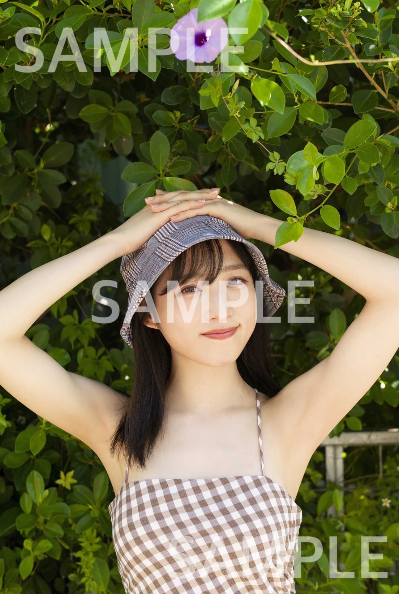 「AKB48小栗有以1st写真集 君と出逢った日から」HMV特典ポストカードサンプル画像（撮影：細居幸次郎）