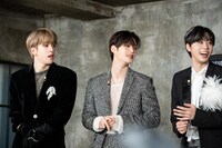 左からSHUNYA、YOONDONG、JUNE。