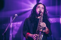 小西遼（Sax, Flute, Syn / CRCK/LCKS）（Photo by Ray Otabe）