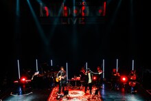 吉田山田「吉田山田とカルテット Tour2021」最終公演の様子。（撮影：白石達也）