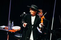 山田義孝（Vo）（撮影：白石達也）