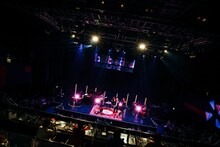 吉田山田「吉田山田とカルテット Tour2021」最終公演の様子。（撮影：白石達也）