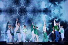 JO1 (c)LAPONE ENTERTAINMENT