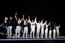 11月に3日間にわたって行われた、初の有観客ワンマンライブ「2021 JO1 LIVE "OPEN THE DOOR”」の様子。(c)LAPONE ENTERTAINMENT