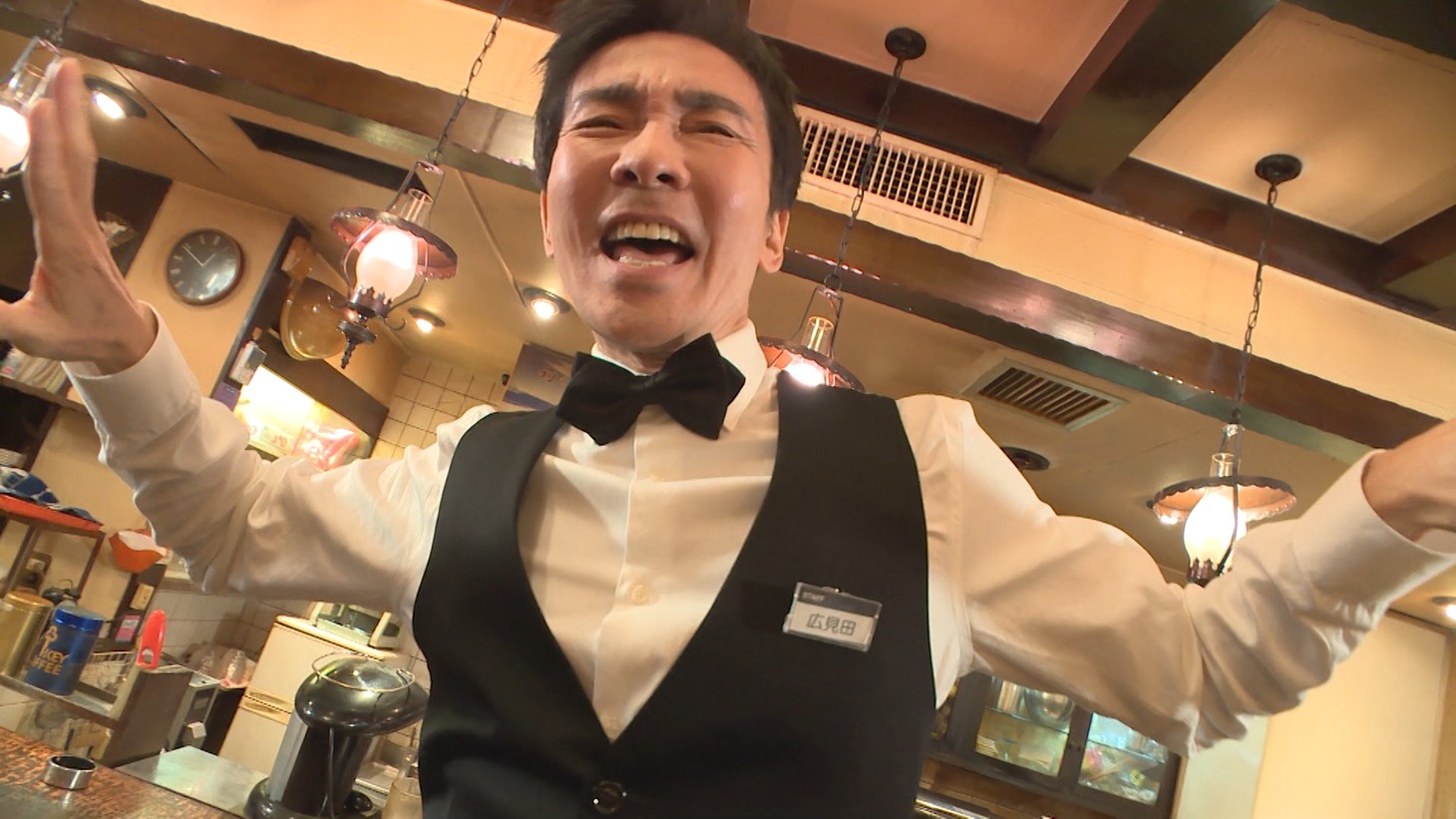 「痛快TV スカッとジャパン」より郷ひろみ演じる広見田豪。 (c)フジテレビ