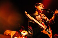 比喩根（Vo, G）（Photo by Kana Tarumi）