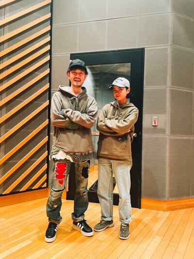 左から蔦谷好位置、松本千夏。