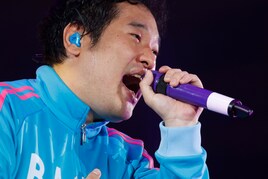 全世代のボルテージを最高潮に！岡崎体育が横アリで繰り広げた「めっちゃめちゃおもしろライブ」