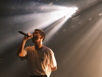 鎮座DOPENESS（Photo by Yuji Kaneko）