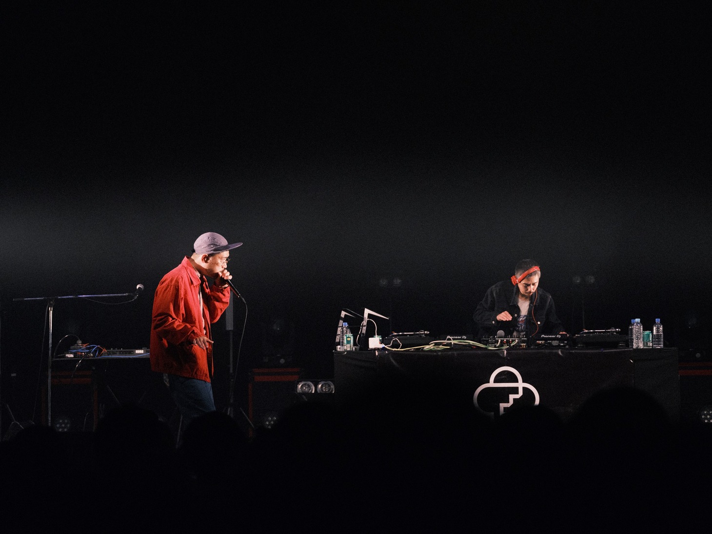 AFRAと鎮座DOPENESS。（Photo by Yuji Kaneko）
