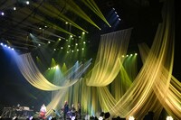 「絢香 15th Anniversary Tour 2021 ～もっといい日に～」東京・国立代々木競技場第一体育館公演の様子。