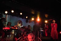 和田彩花「実もの切り花 その1 -東京と宮古-」の様子。