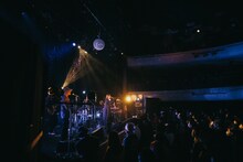 showmore「contact」東京キネマ倶楽部公演の様子。