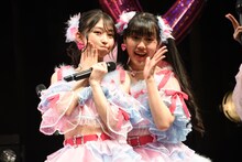 左から辻野かなみ、吉川ひより。