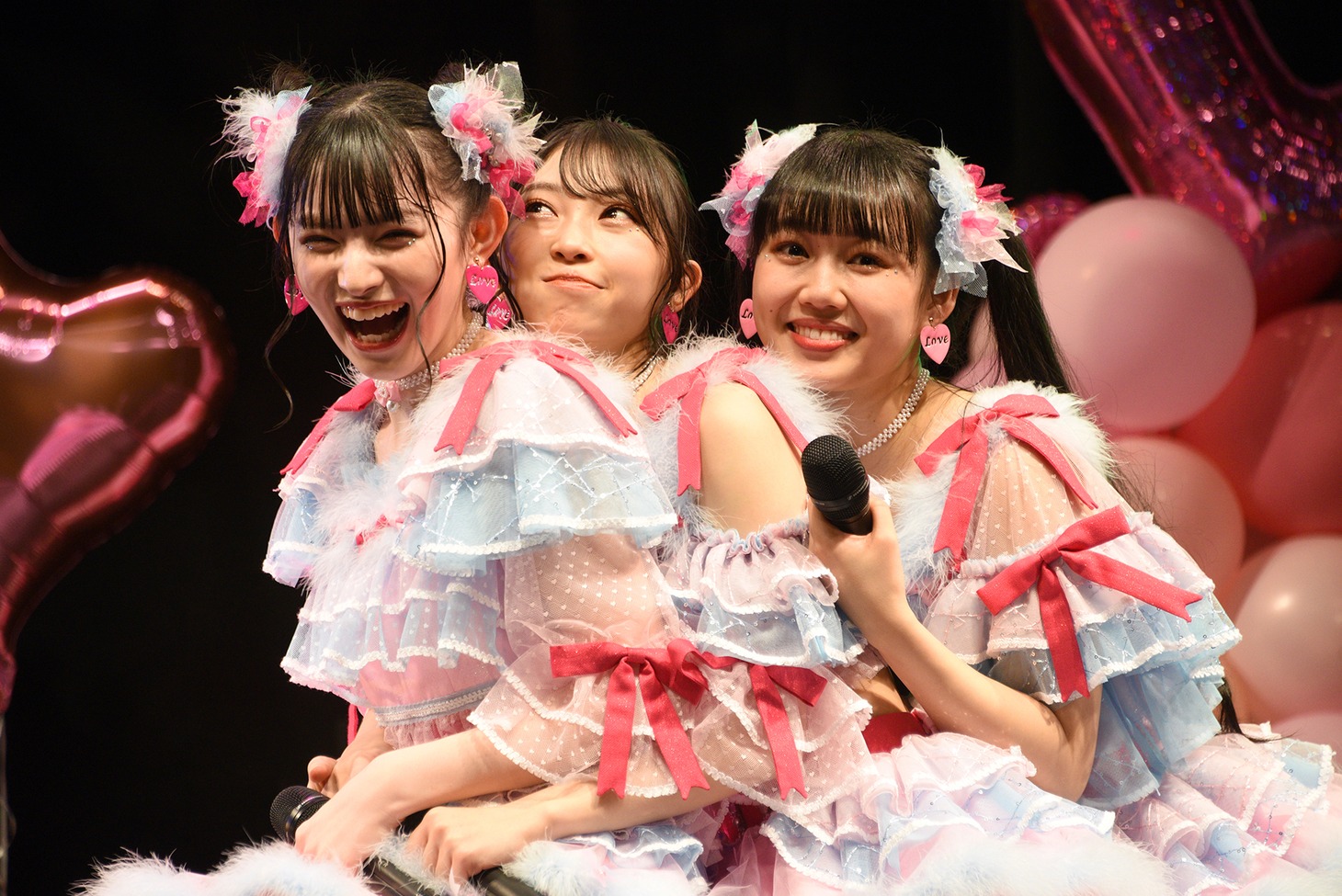 左から菅田愛貴、辻野かなみ、吉川ひより。