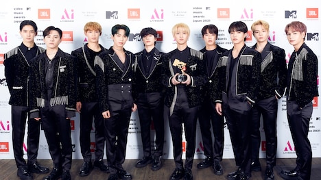 JO1（撮影：渡邊玲奈［田中聖太郎写真事務所］）