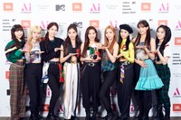 NiziU（撮影：渡邊玲奈［田中聖太郎写真事務所］）