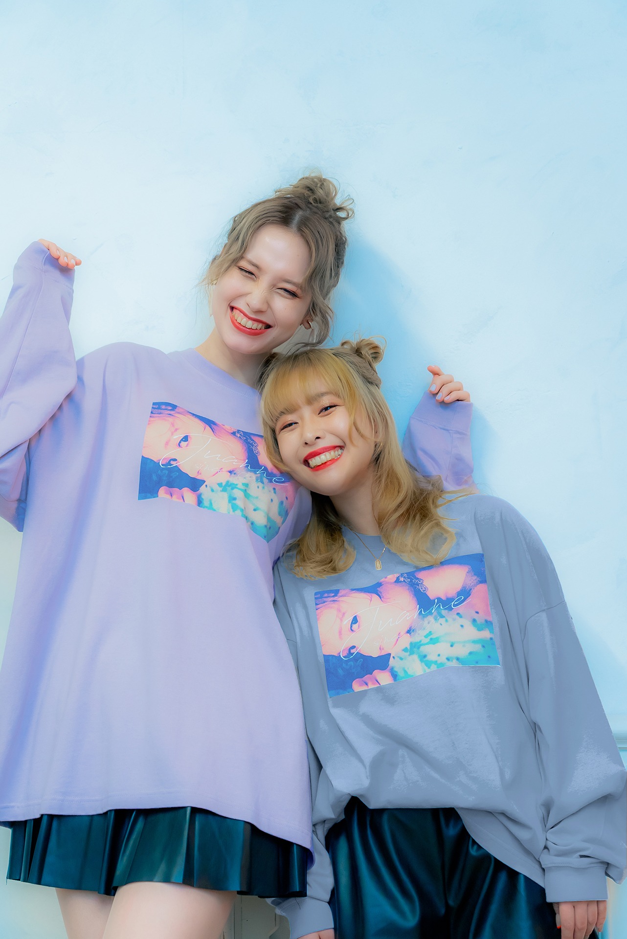 左から藤城アンナ、日向ハル。