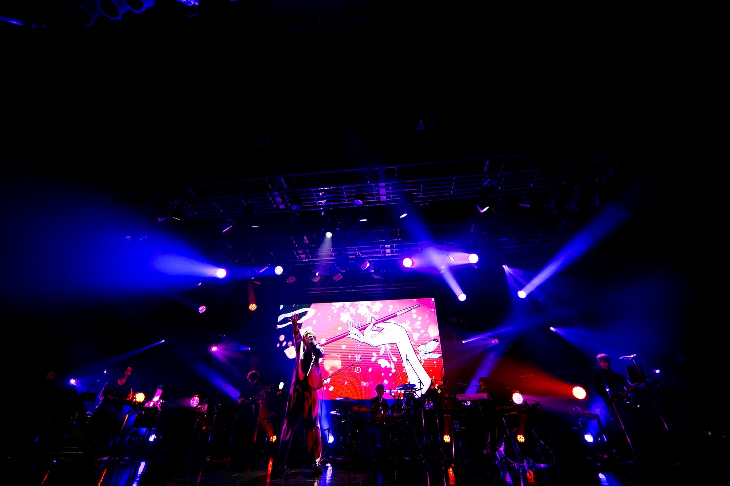 しゅーず「Shoose Online Live 2021 -Black Velvet- 」の様子。