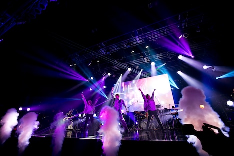 しゅーず「Shoose Online Live 2021 -Black Velvet- 」の様子。