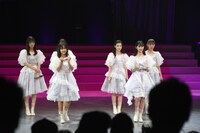 ガラスの靴を受け取った結城りな、葵るり。