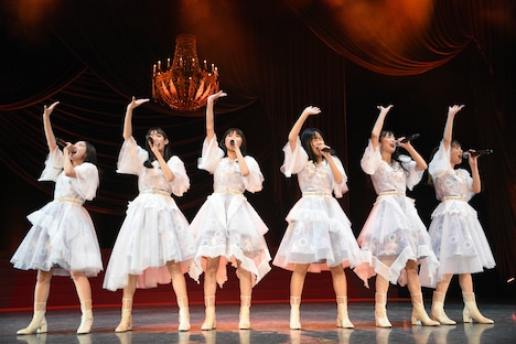 「ukka New Style LIVE2021 "WHEEL of FORTUNE"」の様子。