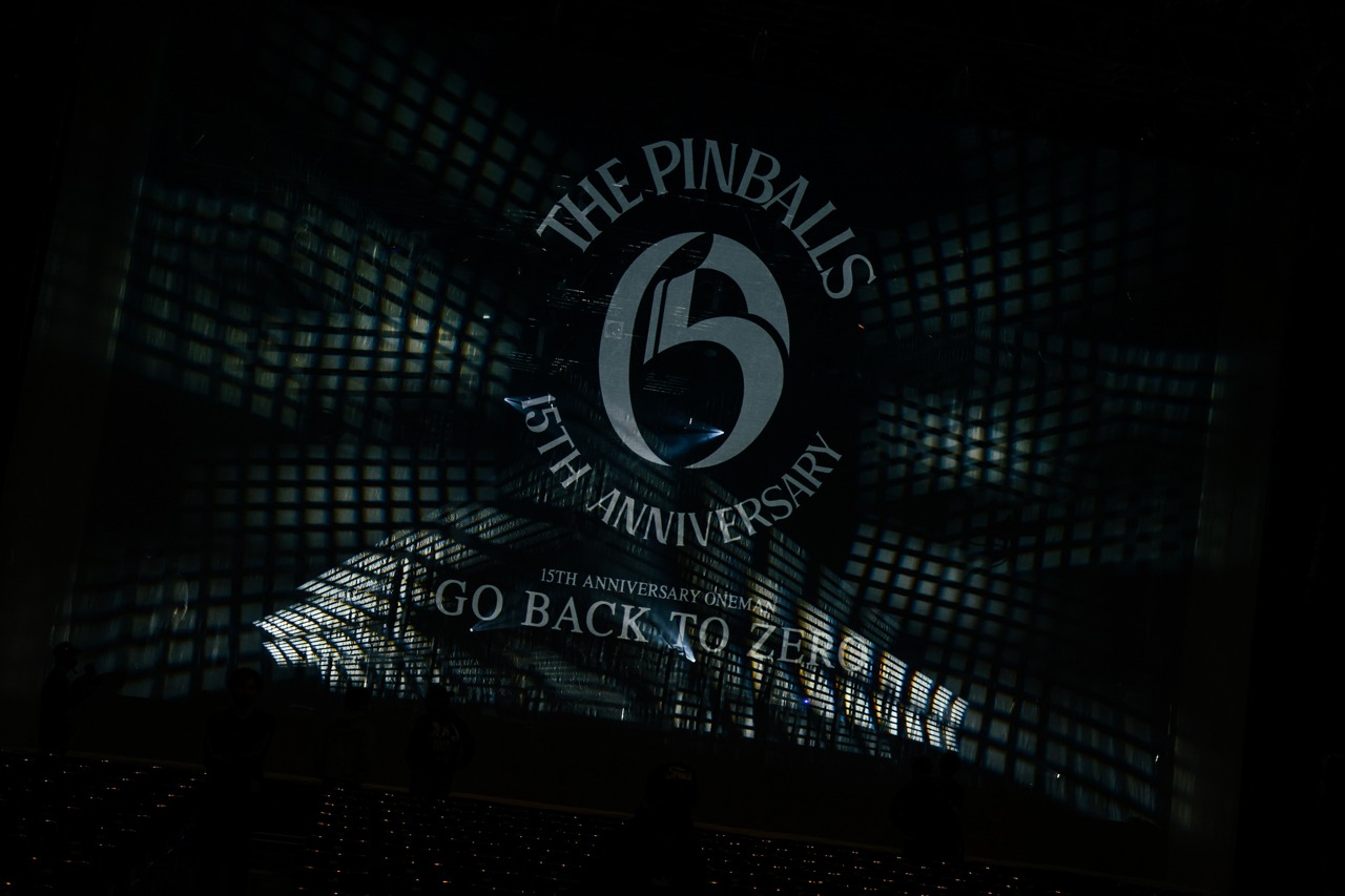 「THE PINBALLS 15th Anniversary Oneman "Go Back to Zero"」の様子。（撮影：白石達也）