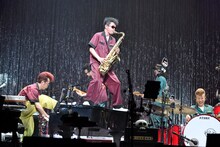 「ユニコーンツアー2021『ドライブしようよ』」東京・日本武道館公演の様子。（撮影：三浦憲治［ライトサム］）