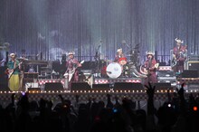 「ユニコーンツアー2021『ドライブしようよ』」東京・日本武道館公演の様子。（撮影：三浦憲治［ライトサム］）