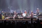 ユニコーン流ロックンロールショーを体現、メンバーが八面六臂の活躍を繰り広げた武道館公演