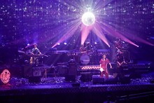 「ユニコーンツアー2021『ドライブしようよ』」東京・日本武道館公演の様子。（撮影：三浦憲治［ライトサム］）