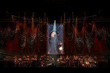 「20th Orchestra Concert HYDE 黑ミサ 2021 Wakayama」の様子。