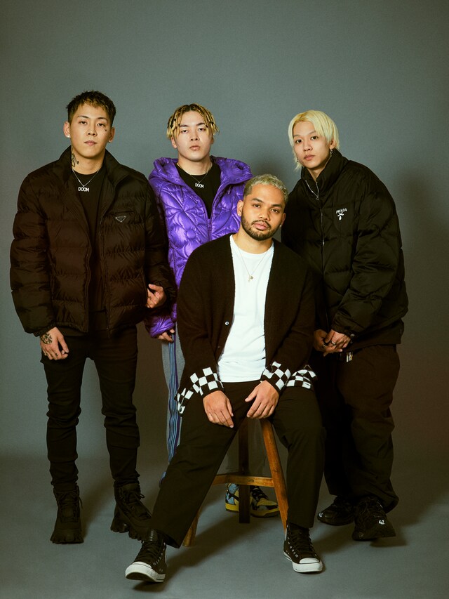 マット・キャブとBLOOM VASE。