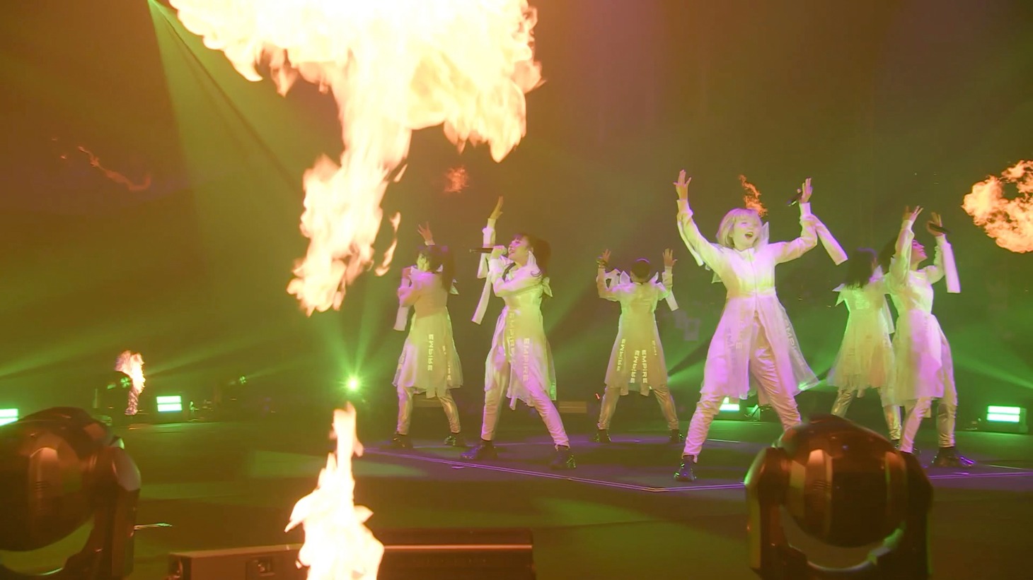 「EMPiRE / RiGHT NOW [EMPiRE’S SUPER ULTRA SPECTACULAR SHOW] 幕張メッセイベントホール」より。