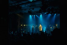 リュックと添い寝ごはん（Photo by Momo Angela）