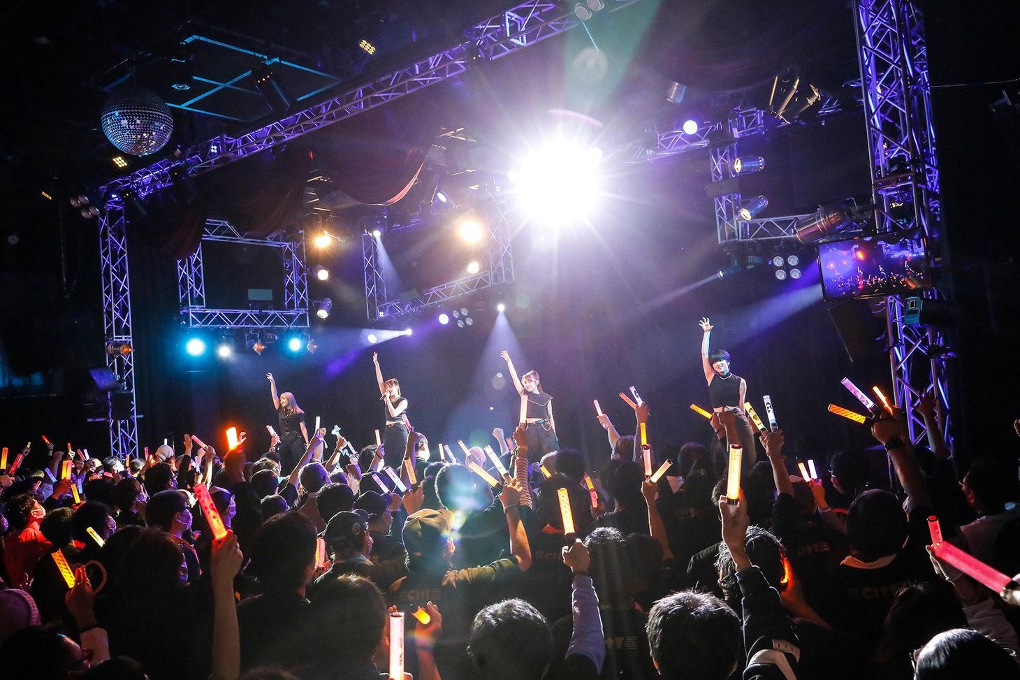 「AMEFURASSHI 1st Tour〈Close to You〉」東京・新宿ReNY公演の様子。（撮影：笹森健一）