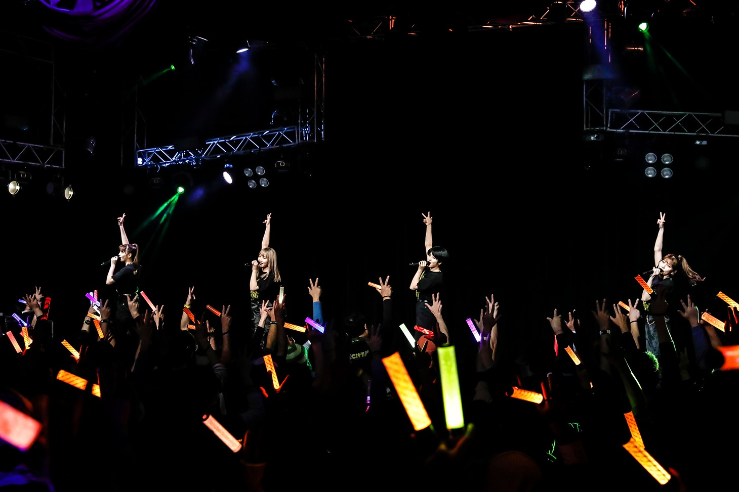 「AMEFURASSHI 1st Tour〈Close to You〉」東京・新宿ReNY公演の様子。（撮影：笹森健一）