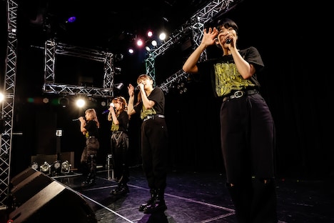 ファンに挨拶するアメフラっシ。（撮影：笹森健一）