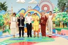 左から山﨑夕貴、小峠英二（バイきんぐ）、アンタッチャブル、IKKO、池田美優。 (c)フジテレビ
