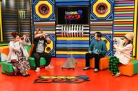 左からナヲ、ダイスケはん、Ayase、ikura。（撮影：岸田哲平）