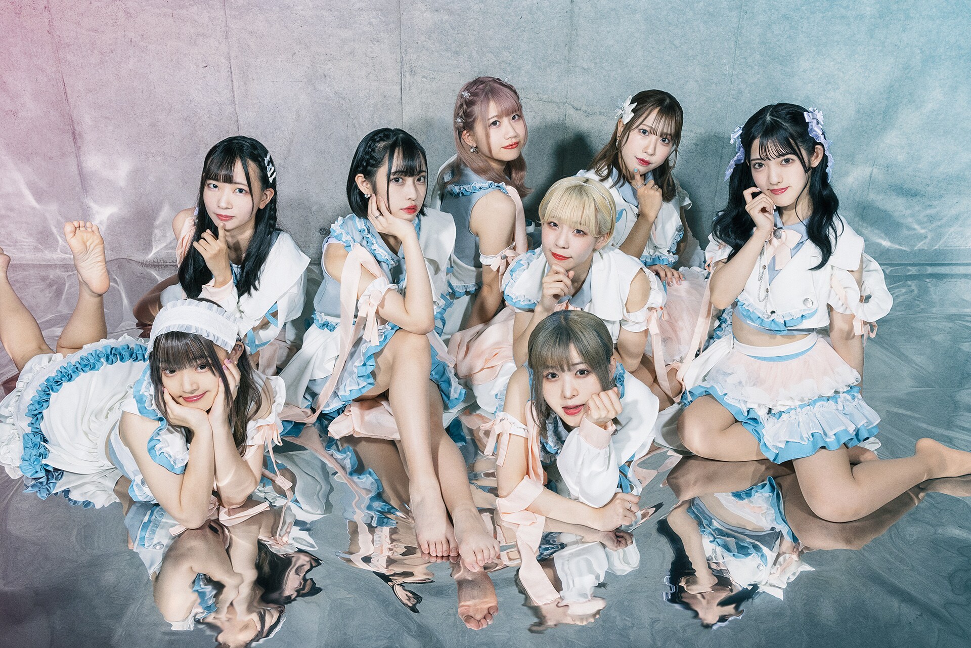 キミイロプロジェクトの姉妹グループCaress Van End、デビューライブの