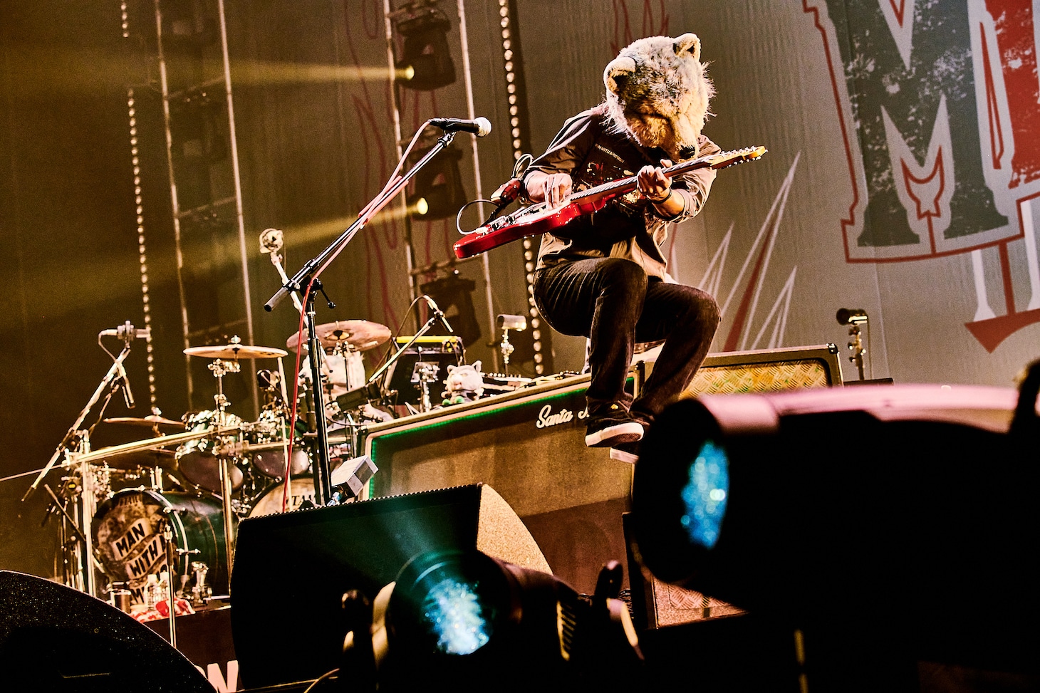 MAN WITH A MISSION「Merry-Go-Round Tour 2021」神奈川・横浜アリーナ公演の様子。（Photo by Daisuke Sakai）