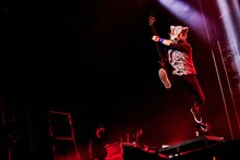 MAN WITH A MISSION「Merry-Go-Round Tour 2021」神奈川・横浜アリーナ公演の様子。（Photo by Daisuke Sakai）